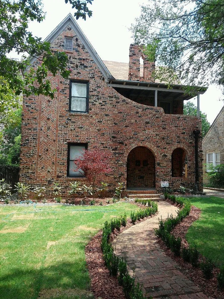 3 bed, 1396 sqft, $3,300 — Photo 1
