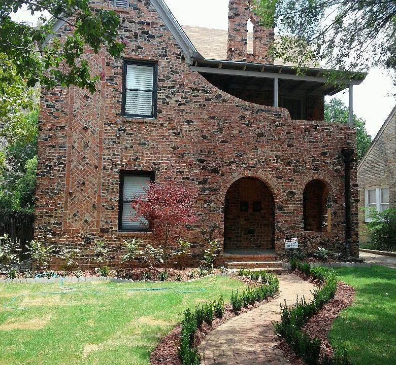 2617 Lubbock Ave