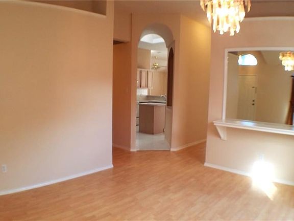 4th image of 3438 Mayflower Ct