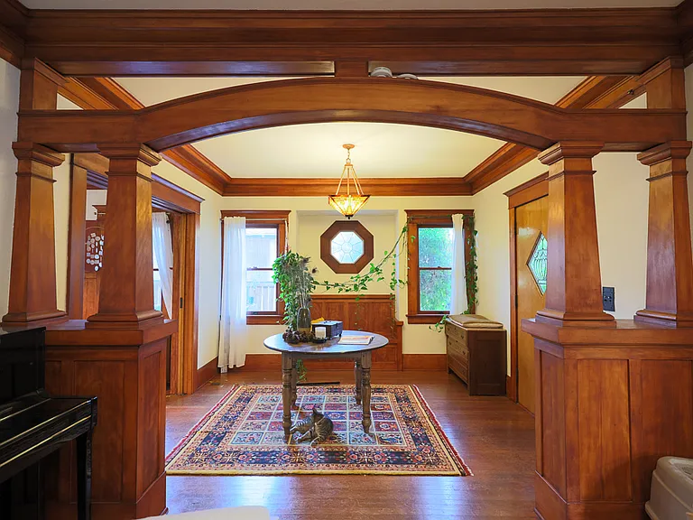 185 E Jefferson Ave — Photo 3