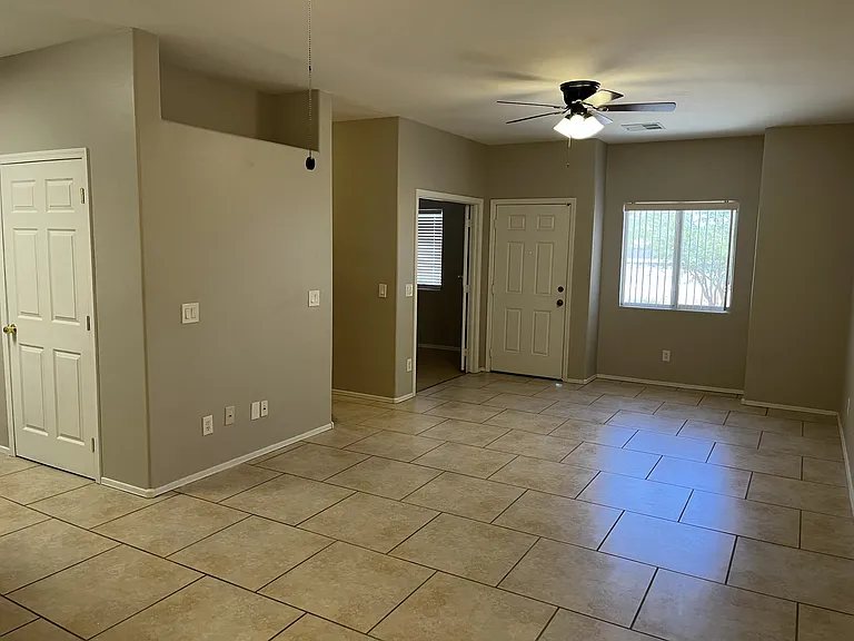 2300 E Magma Rd #28 — Photo 8