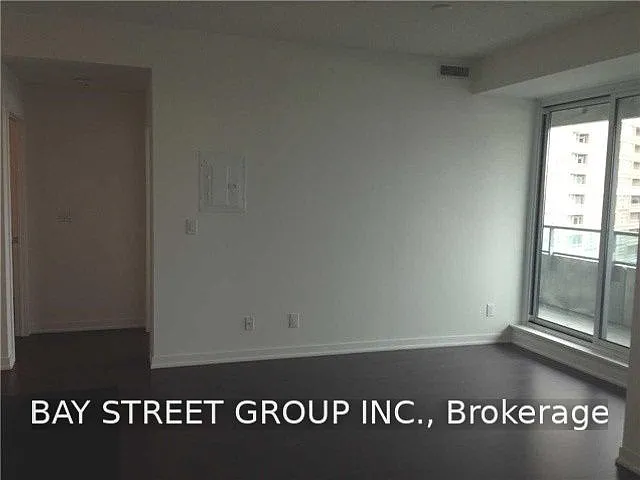 150 E Liberty St #511 — Photo 7