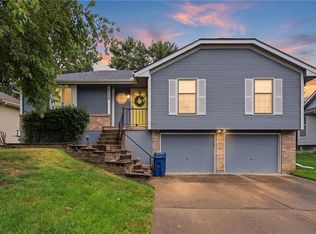 1112 SW Breckenridge Ct, Blue Springs, MO 64015