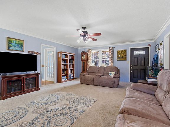 3rd image of 115 Northgate Cir