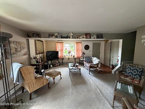 3rd image of 109 Armstrong Ave