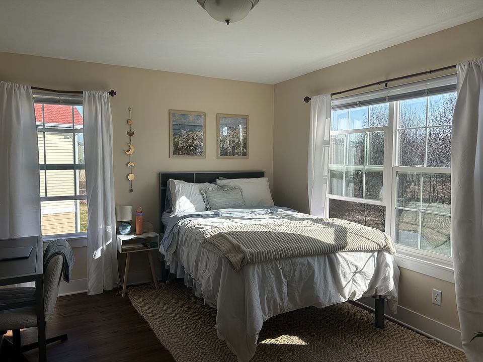 1st image of 4926 Becker Dr #1