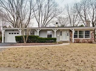 138 Blueberry Rd, Libertyville, IL 60048