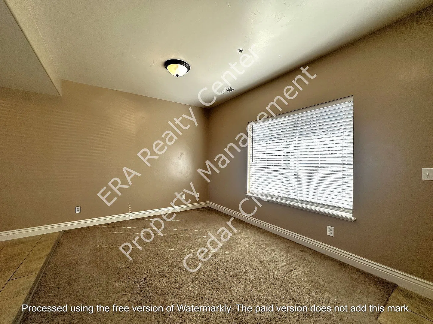 3 bedroom, 2 bath Condo — Photo 3