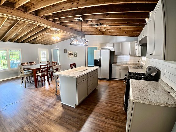 4th image of 67 Glover Cir