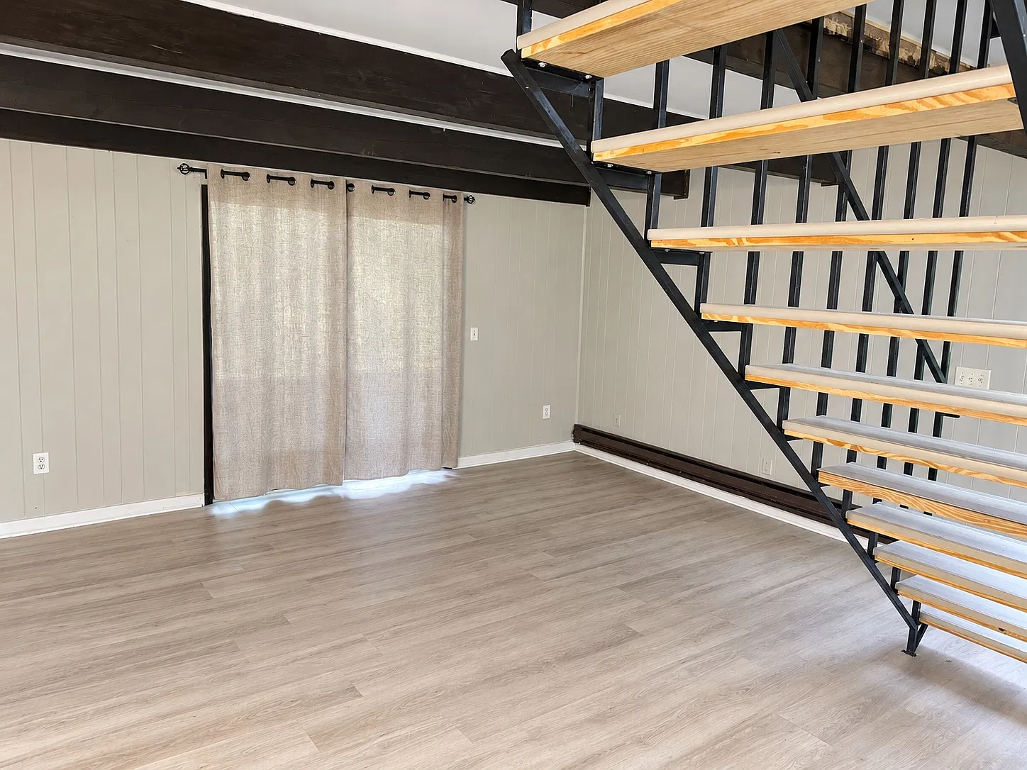 1 bed, 800 sqft, $1,261 — Photo 3