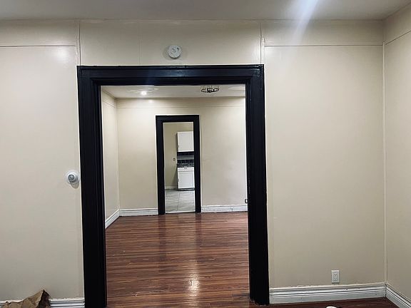 2nd image of 1131 Ellicott St