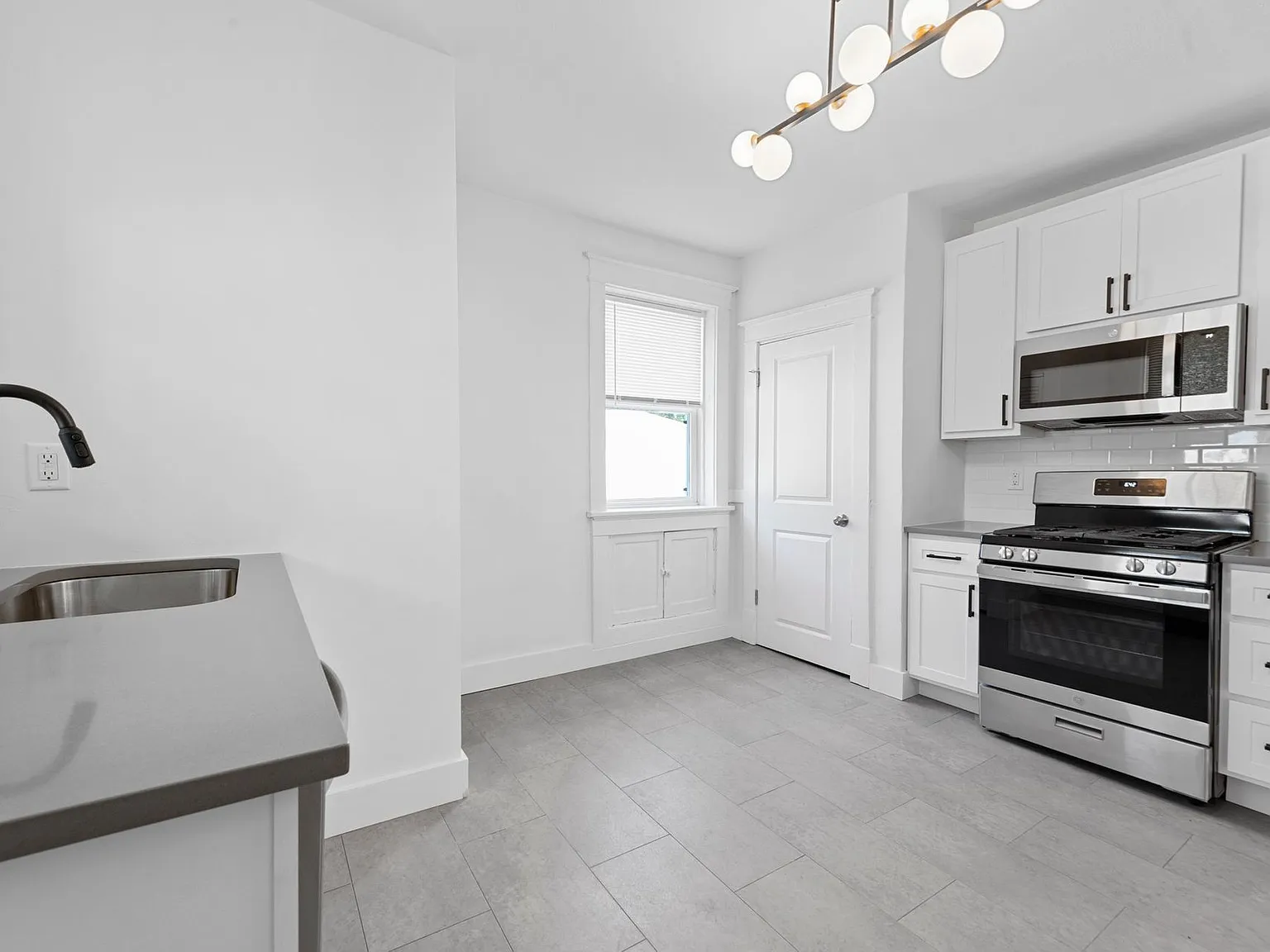 723 Interdrive St- MOSAIC — Photo 1