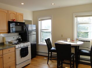 21 Ames St #3, Worcester, MA 01610