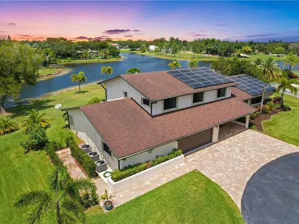 5310 W Saxon Circle, Southwest Ranches, FL 33331