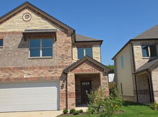 130 Pinkie Holmes Dr, Grand Prairie, TX 75050