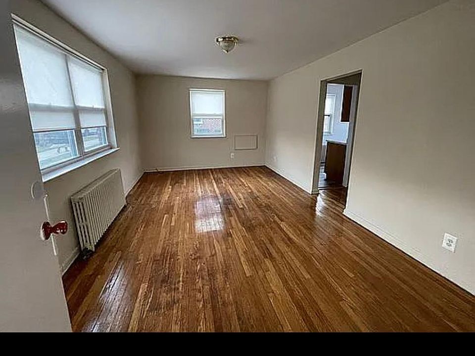 2nd image of 22706 64th Ave Floor 1