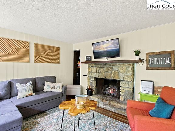 3rd image of 1443 Sugar Mountain Drive #C-19