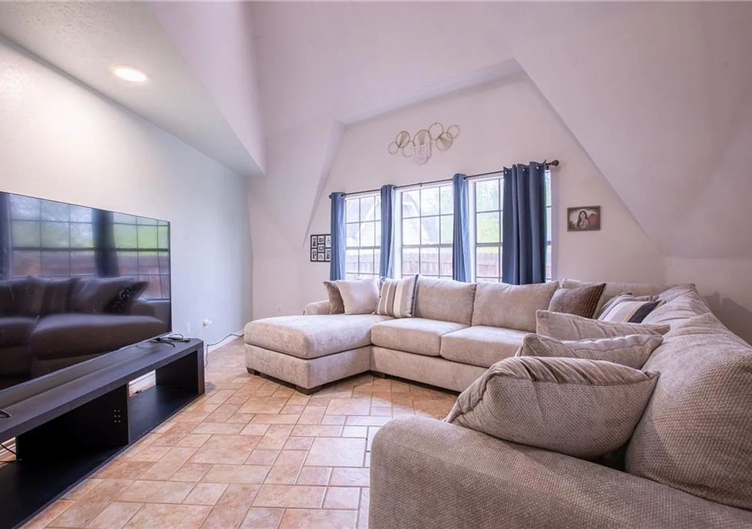 One-of-a-Kind Dome Home Near Dick Kleberg Park!-Kingsville — Photo 3