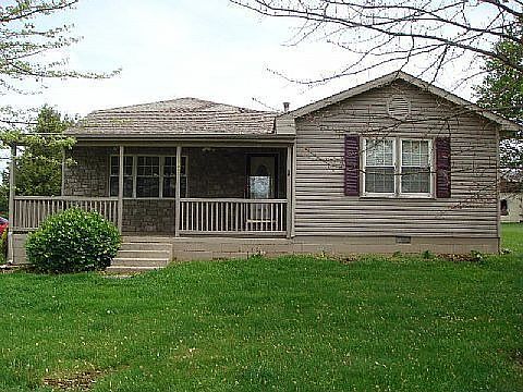 1st image of 702 2nd St