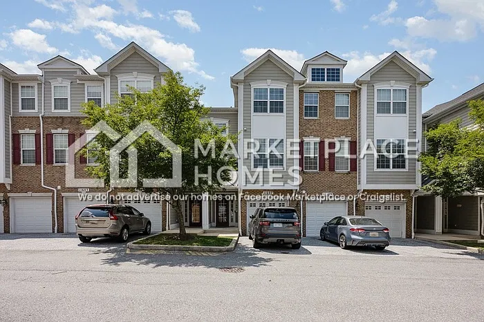 3 bed, 2.5 bath, 2686 sqft, $3,395 — Photo 1
