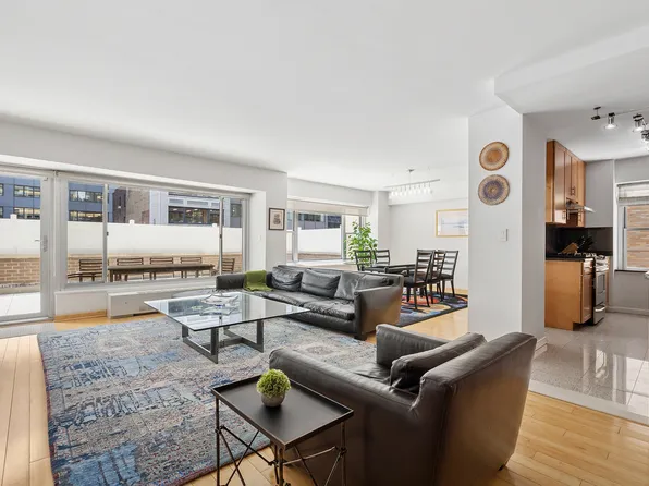 118 East 60th Street 4H image 1 of 9