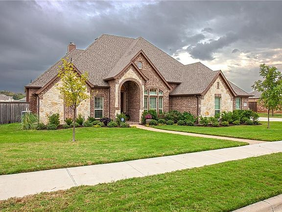 2nd image of 1802 Marseilles Ln