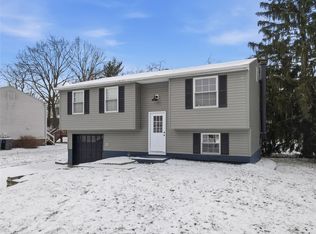 306 Fayette Dr, Cranberry Township, PA