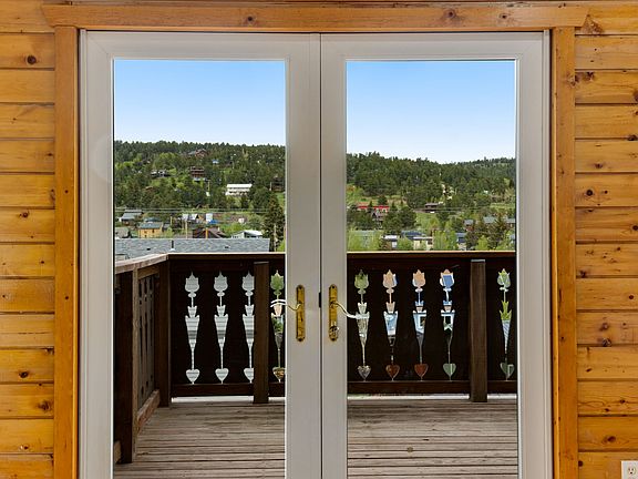 5th image of 187 Conger St #105