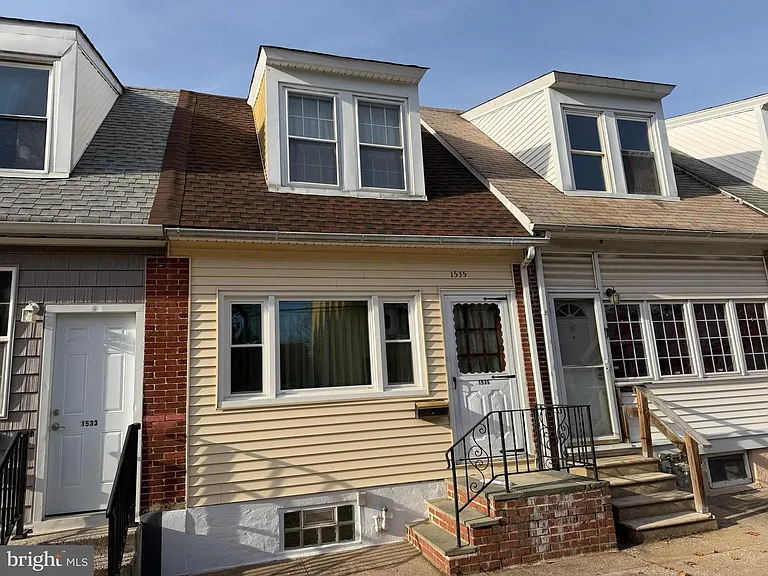 1535 Willow St — Photo 1