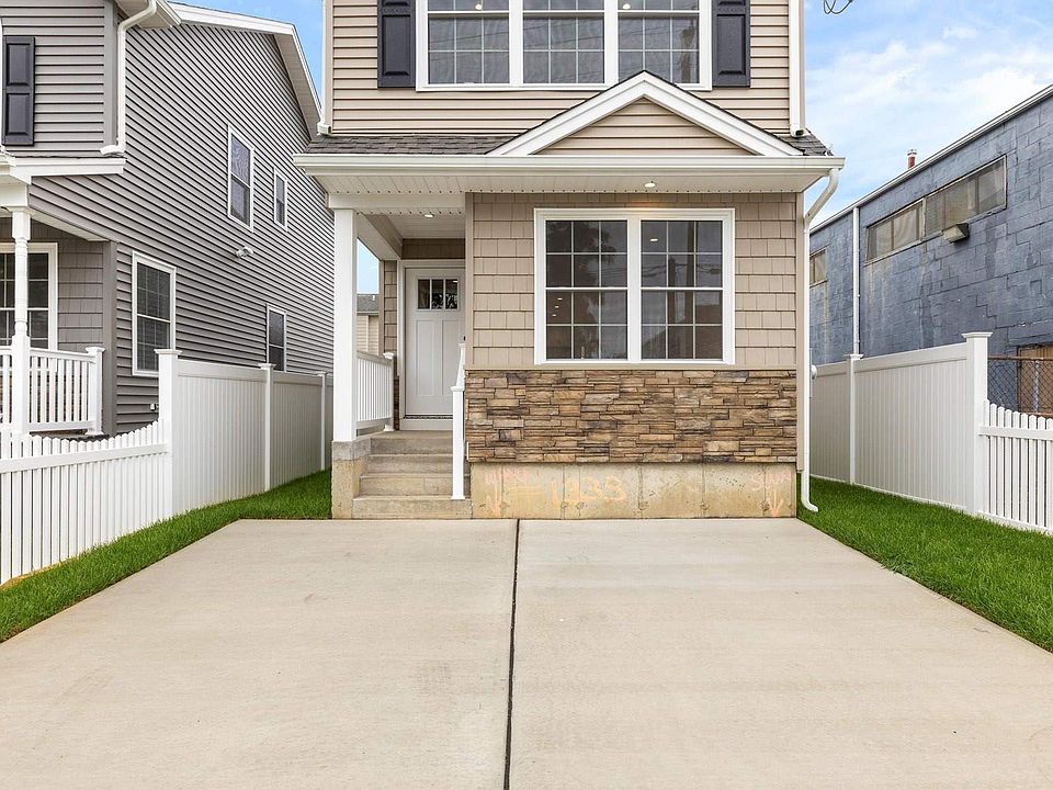 38 Underhill Ave Roosevelt NY Zillow