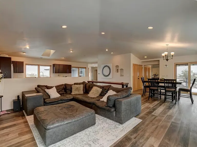 1815 N Hazelwood Ln — Photo 10