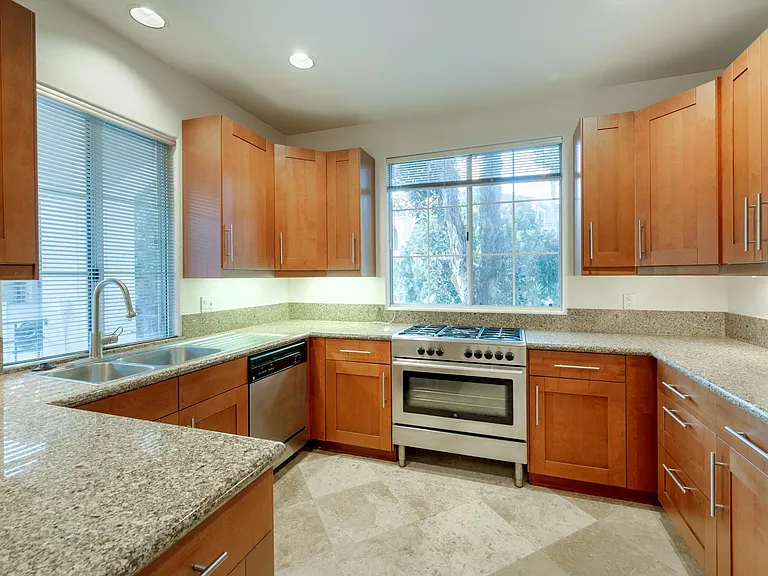 5105 Renaissance Ave — Photo 12