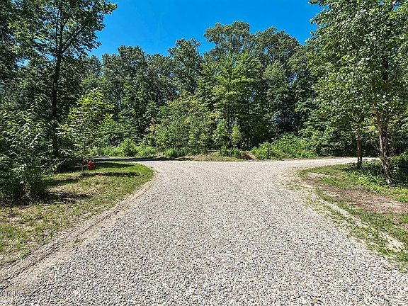4th image of 19253 White Pine Dr
