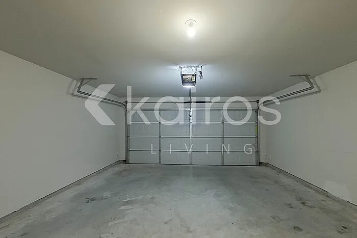 301 Saint James Pl — Photo 21
