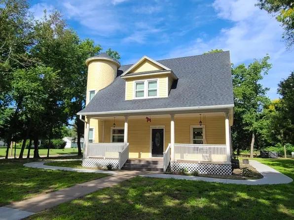 530 S Main St, Lindsborg, KS 67456