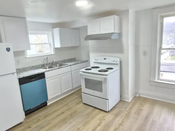 323 5th Ave #2, New Kensington, PA 15068