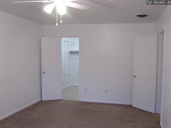 5th image of 9 Meadowlawn Dr Unit 7