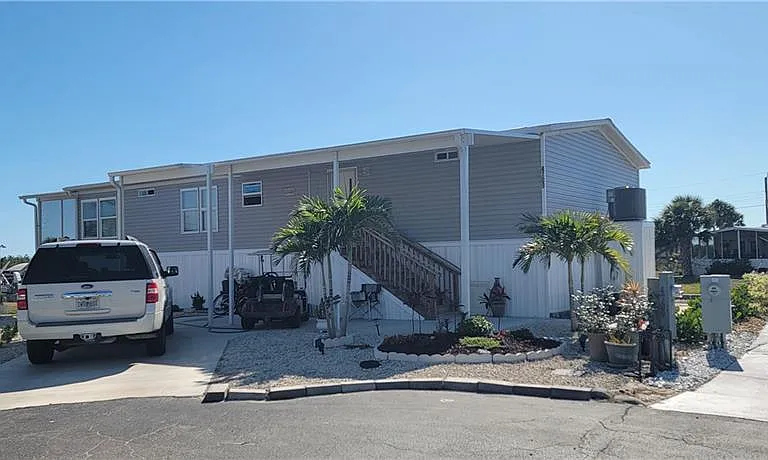 4709 Kon Tiki Ln — Photo 1