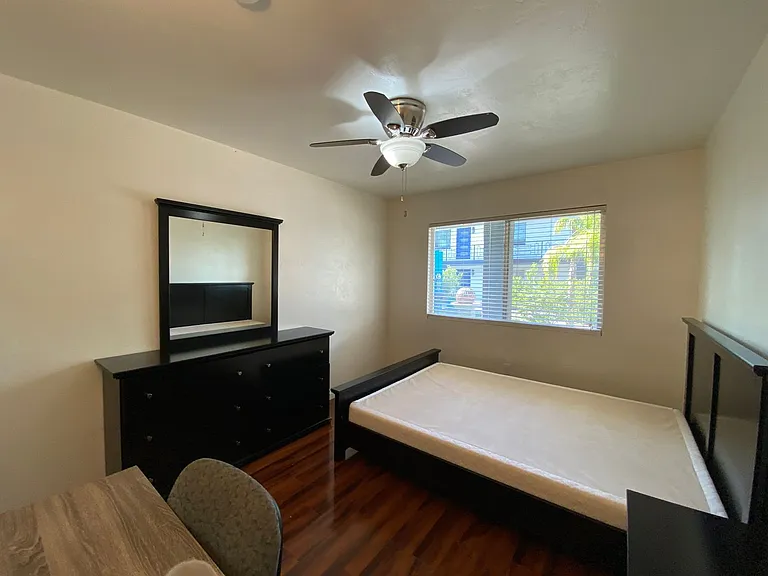 1 and 2 Bedrooms Great Location with Community Pool and Onsite Laundry! 1/2 of Mile from U of A — Photo 35