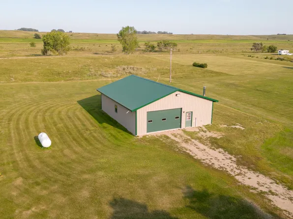 320 Lloyd Ave N, Ypsilanti, ND 58497