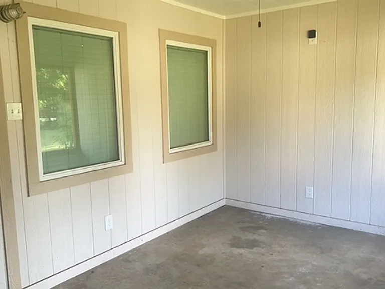 104 Varsity Cir — Photo 37