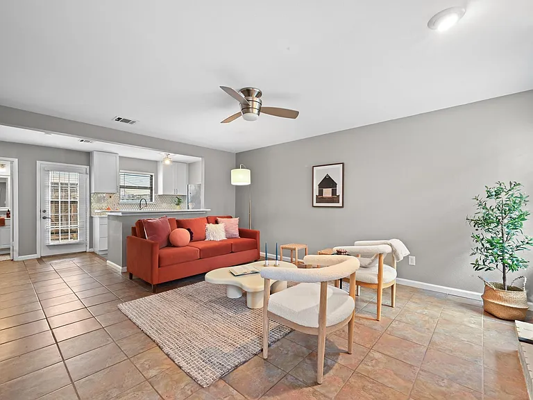 8400 Jamestown Dr #332 — Photo 3