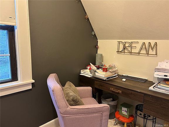 4th image of 21 Haven Ct