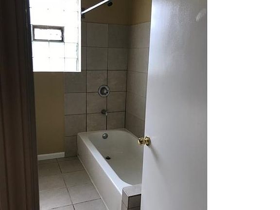3rd image of 3910 W Van Buren St #2