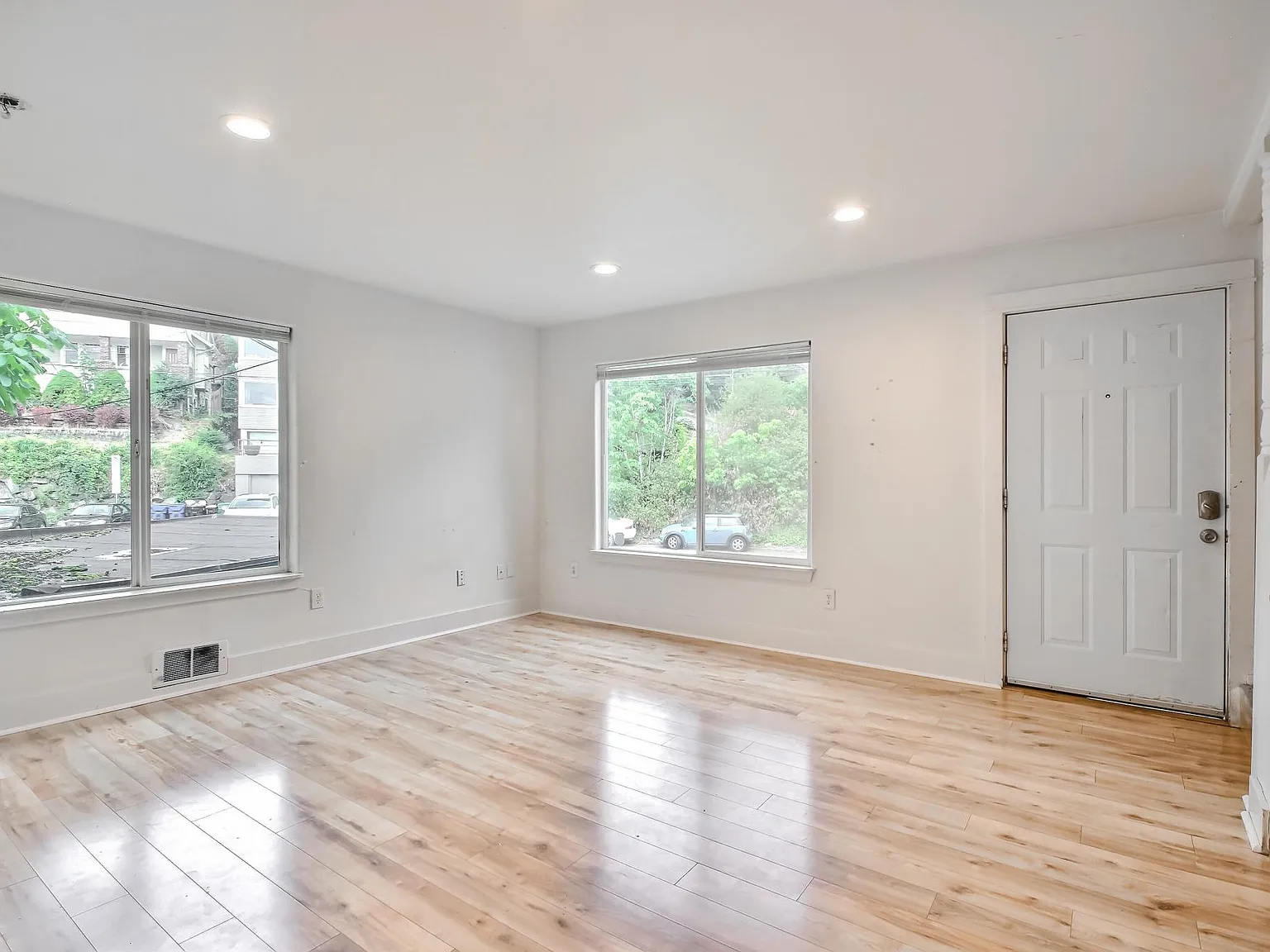 3 bed, 1200 sqft, $3,450 — Photo 4