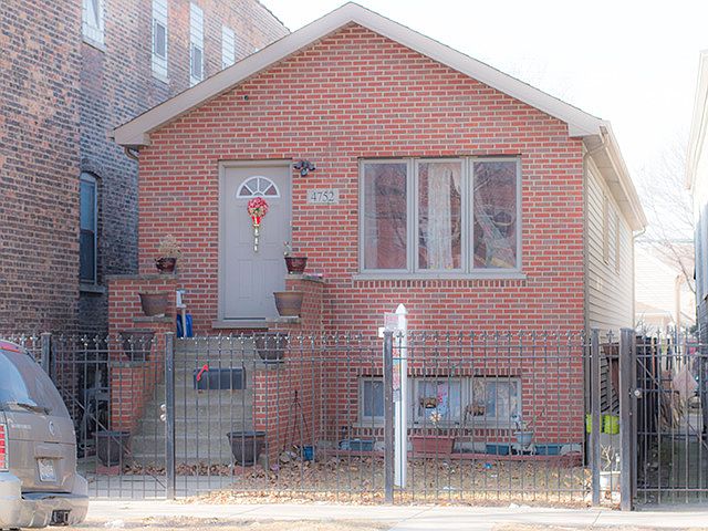 2nd image of 4752 S Marshfield Ave