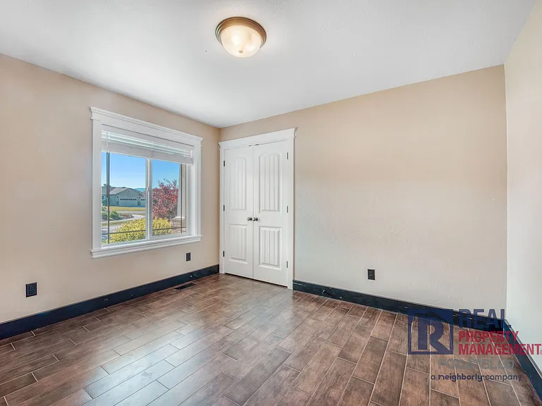 5215 Kymball Dr — Photo 17