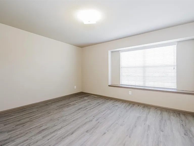 2410 Connors Path — Photo 9