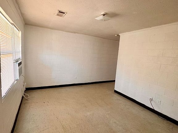 2nd image of 386 E Gordon Ave