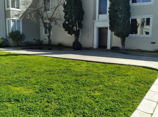 1159 W McKinley Ave APT 4, Fresno, CA 93728